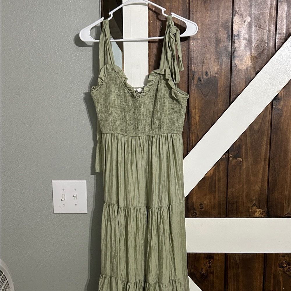 Green tie shoulder dress